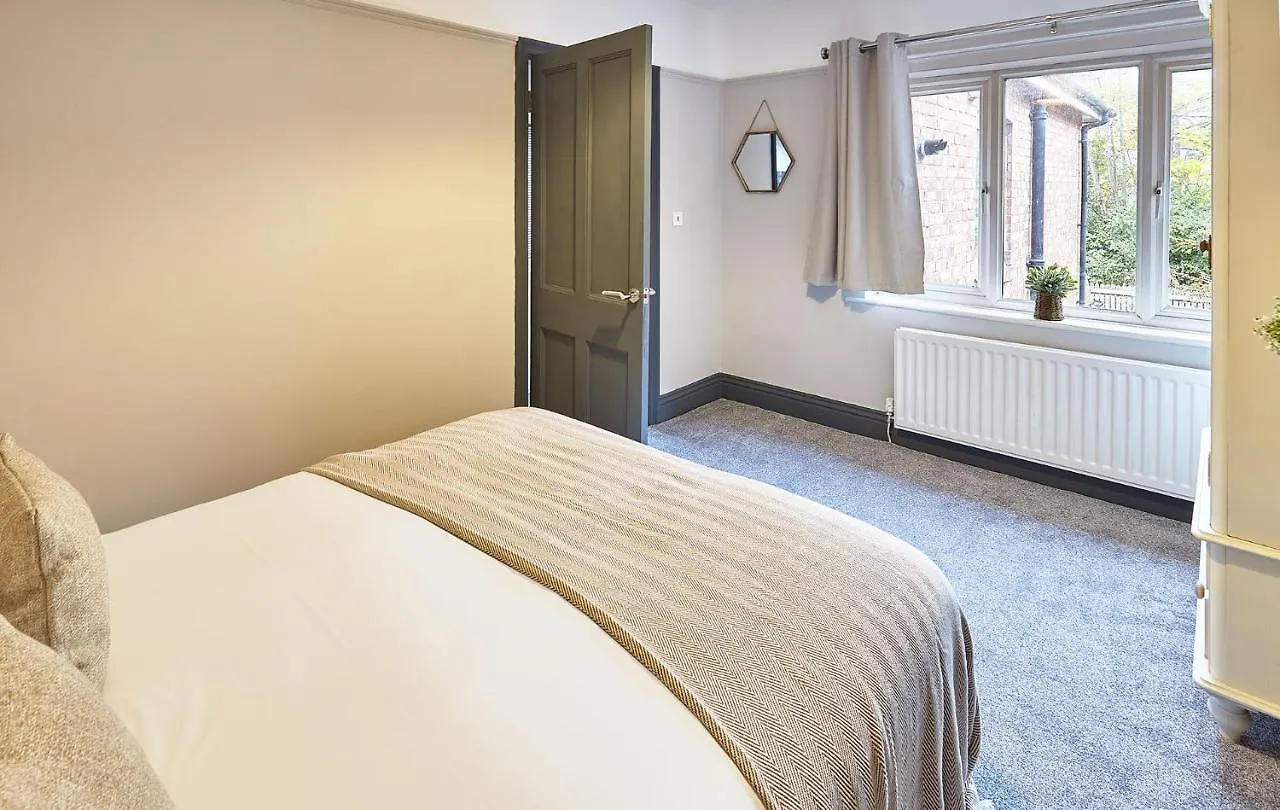Queens Road 2 Bed Apartments Central Richmond