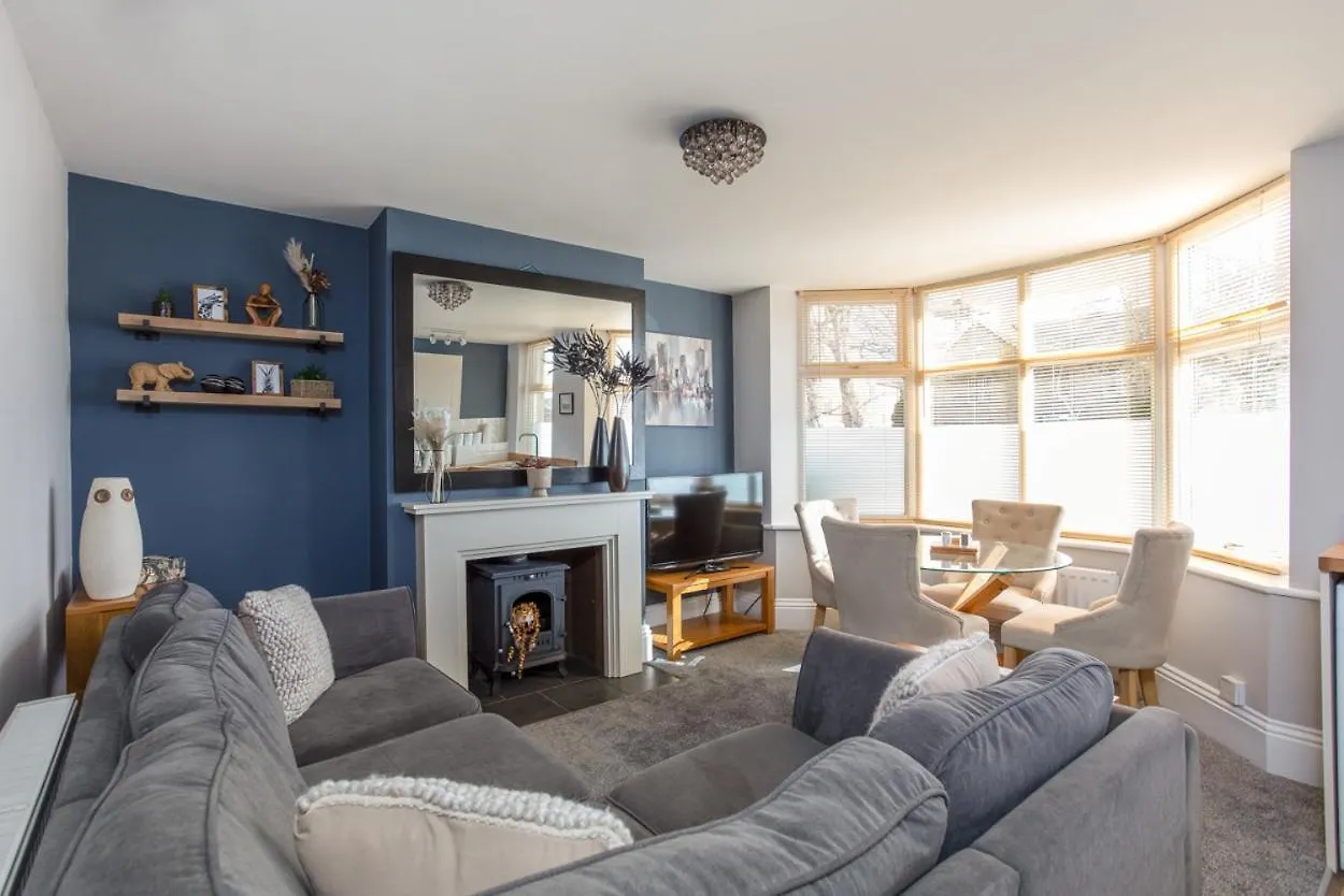 Queens Road 2 Bed Apartments Central Richmond